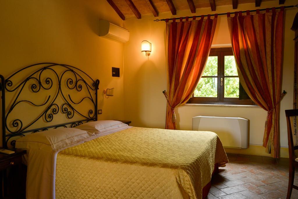 Hotel Saturno Fonte Pura Сатурния Стая снимка
