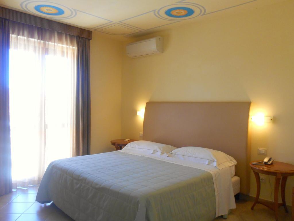 Hotel Saturno Fonte Pura Сатурния Екстериор снимка