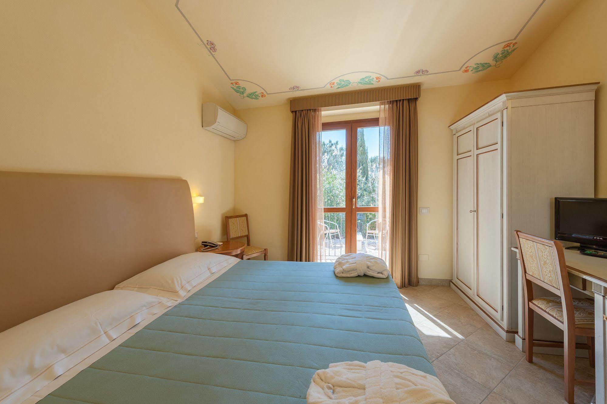 Hotel Saturno Fonte Pura Сатурния Екстериор снимка