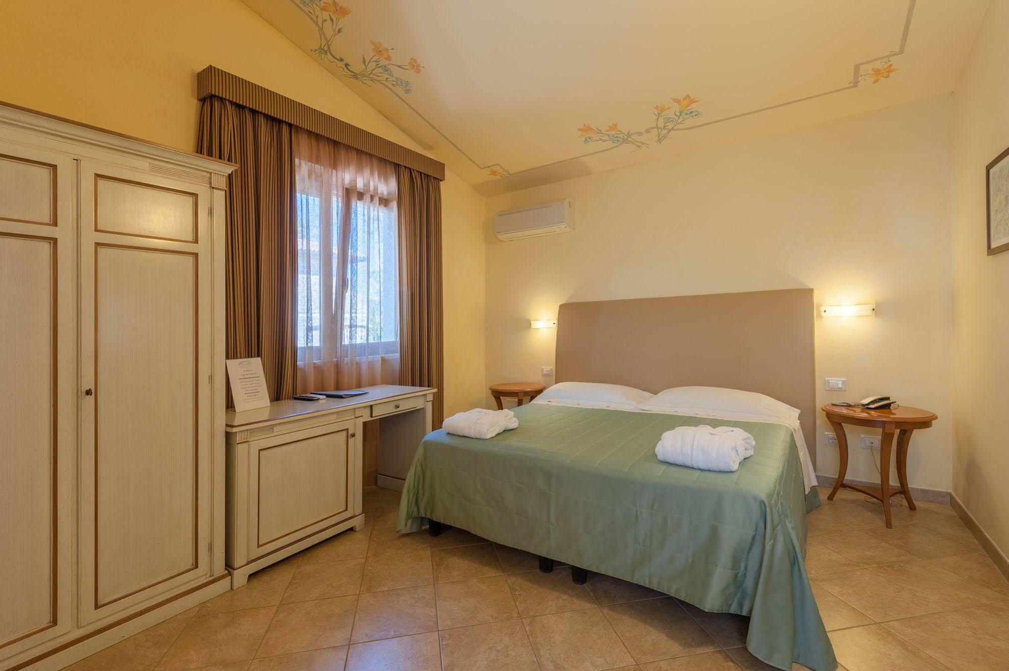 Hotel Saturno Fonte Pura Сатурния Екстериор снимка